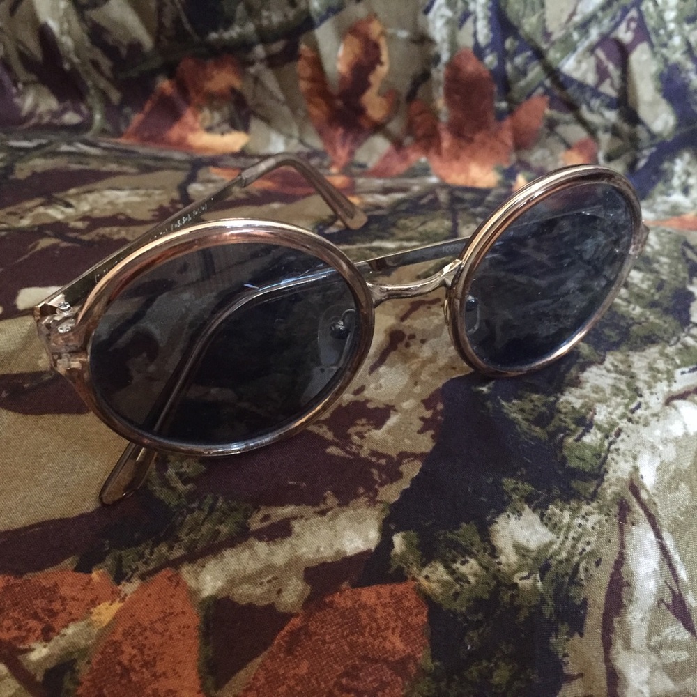 Shades - Picture 4 of 5